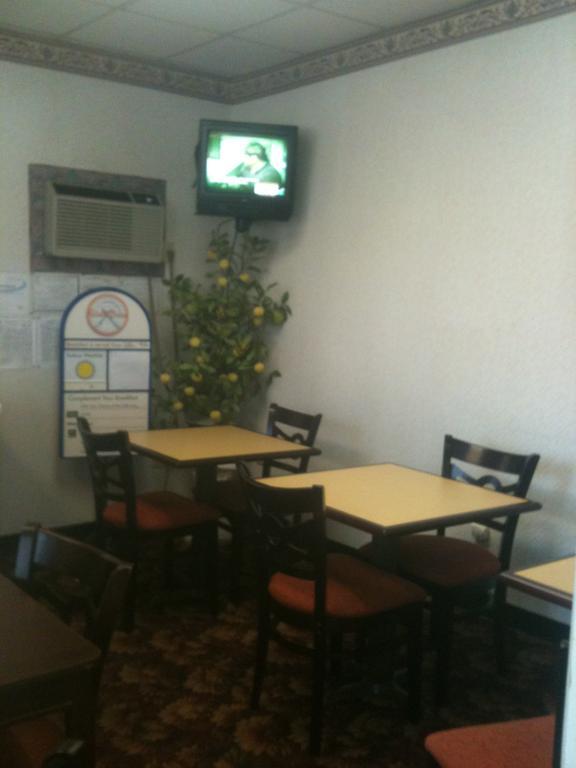 Sunrise Inn Rome Bagian luar foto